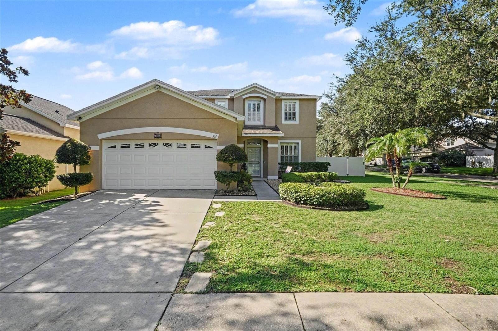 Property Photo: 301 Fern Gulley Drive FL 33584