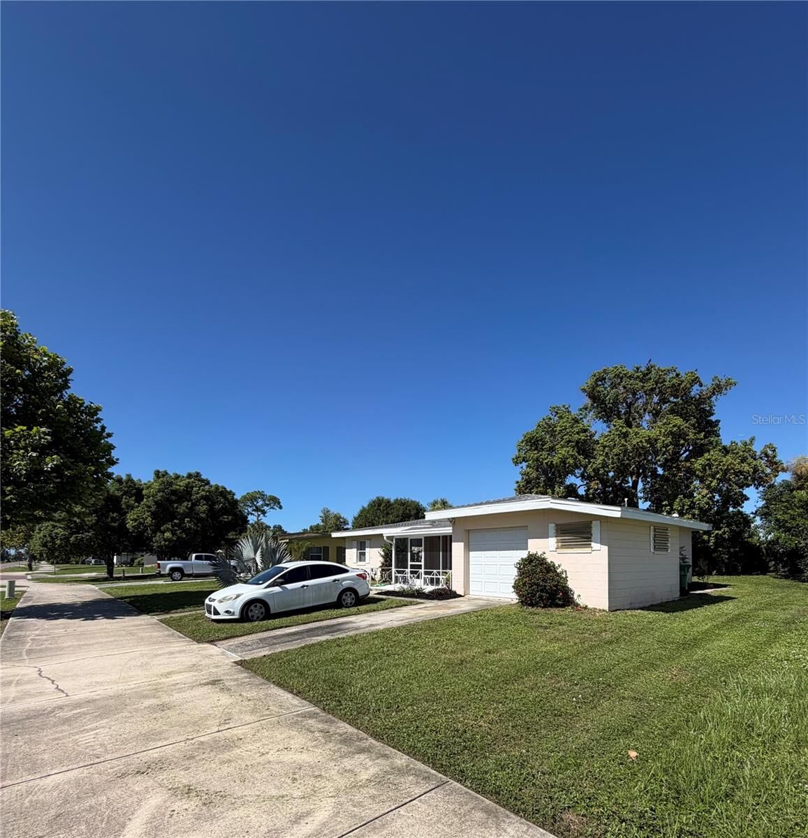 Property Photo:  2353 Elkcam Boulevard  FL 33952 