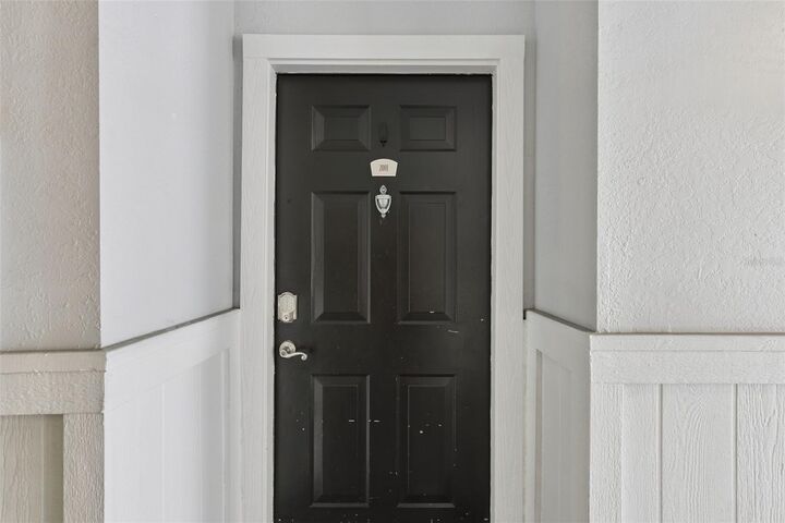 Property Photo:  300 E South Street 2001  FL 32801 