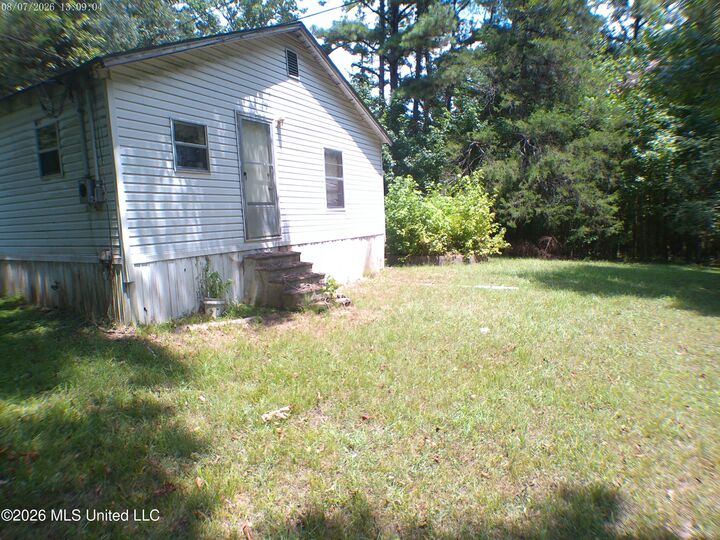 Property Photo:  2204 SE Old Hwy 18 No 2  MS 39086 