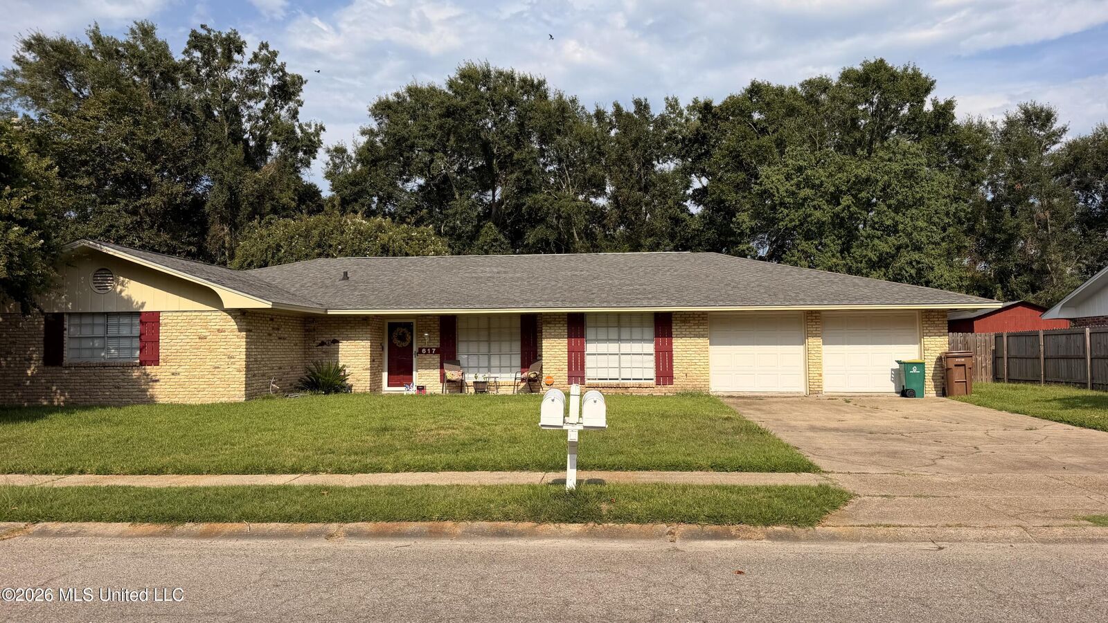 Property Photo:  617 Briarwood Drive  MS 39560 