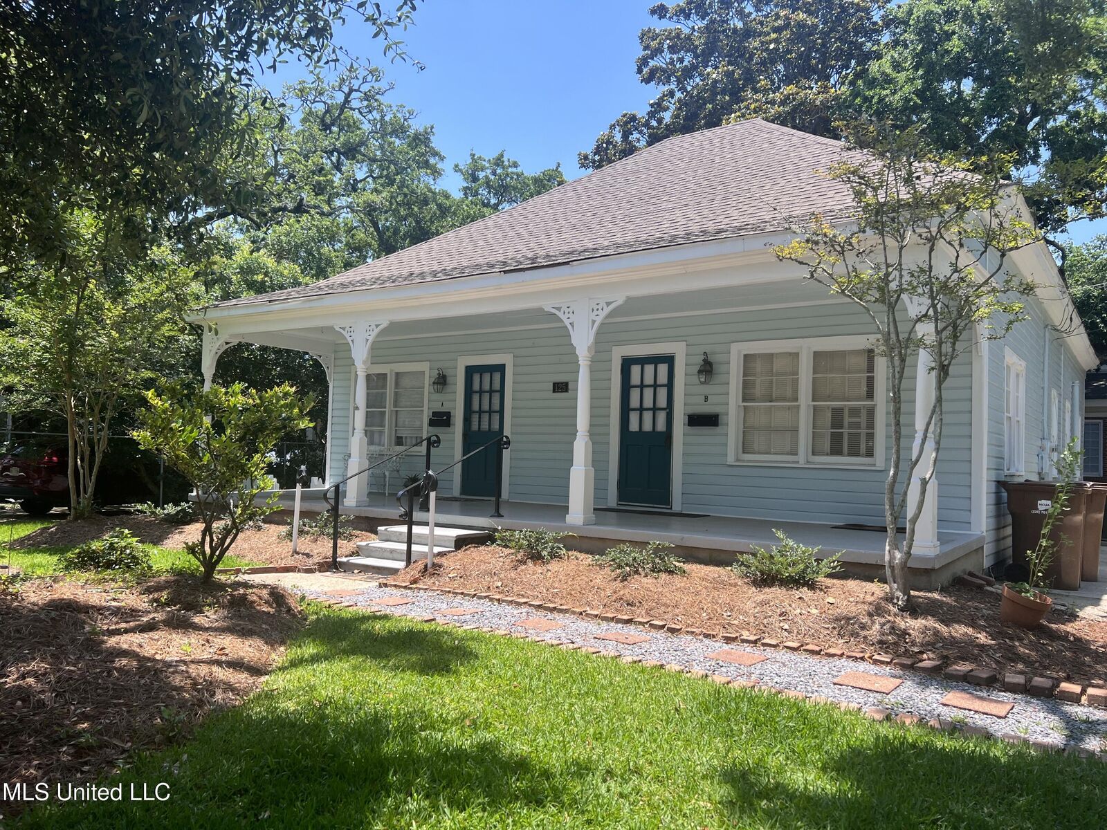 Property Photo:  125 St Paul Street  MS 39530 
