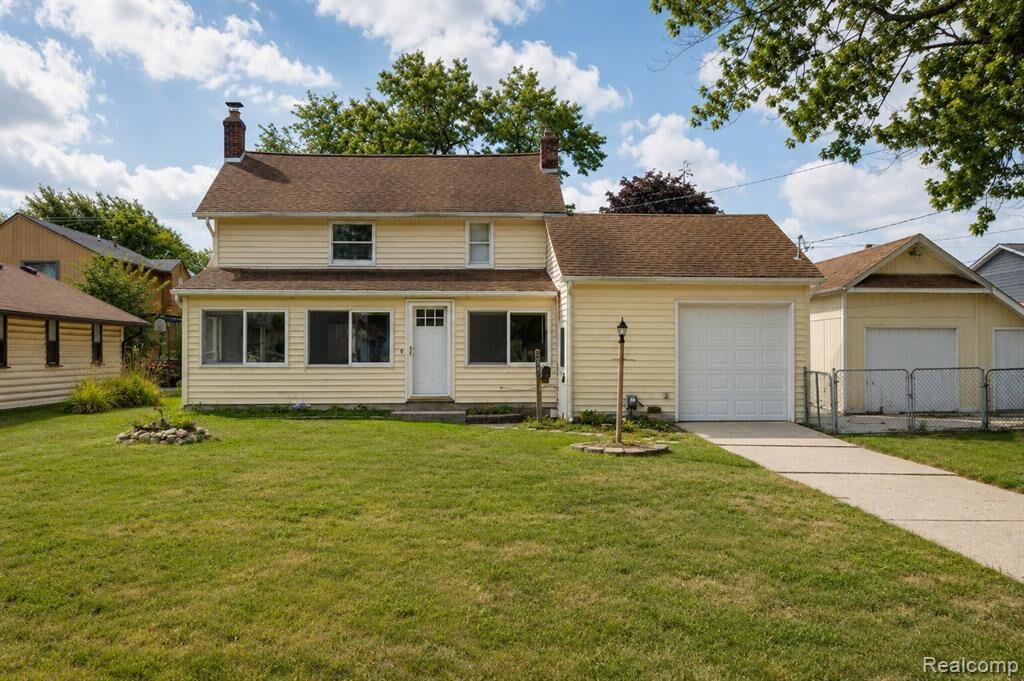 Property Photo:  22464 Beach Street  MI 48081 2301 