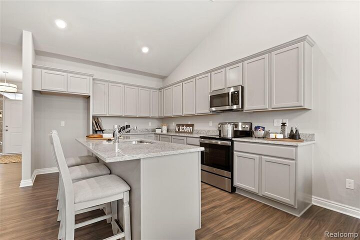 Property Photo: 9932 Crossview Trail 186 MI 48855