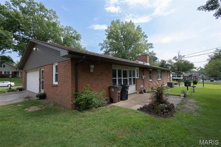 Property Photo:  1229 Fairlane Drive  MO 63701 