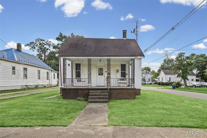 Property Photo: 229 N Vine Street IL 62286