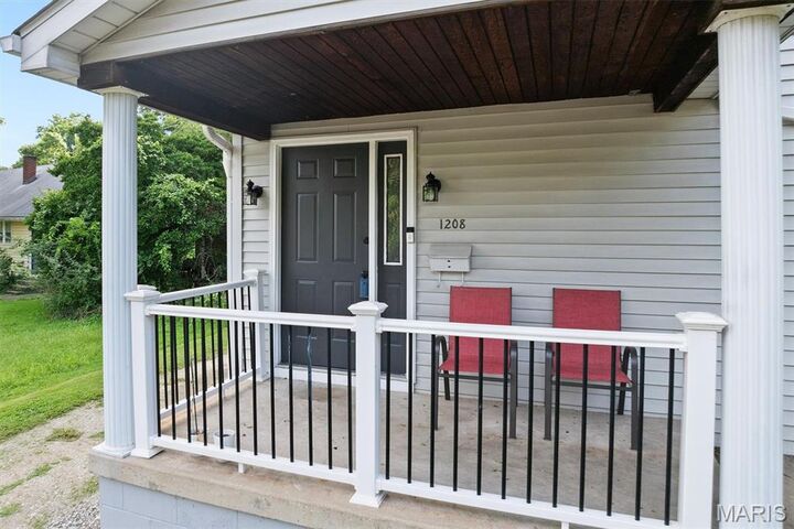 Property Photo:  1208 Armstrong Street  IL 62002 