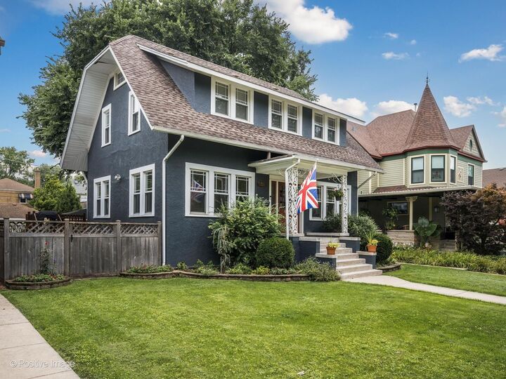 Property Photo: 3220 Wisconsin Avenue IL 60402