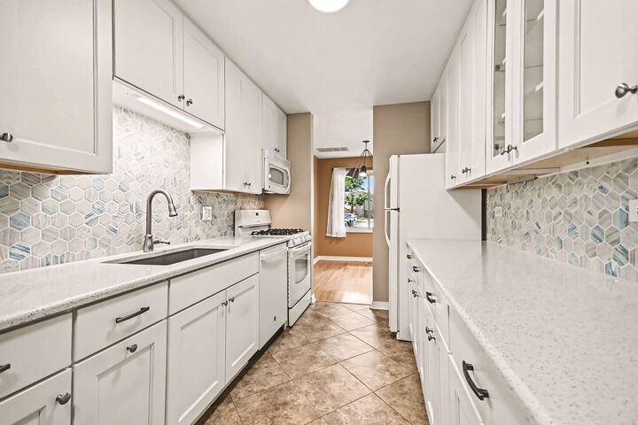 Property Photo: 2920 Roberts Drive 4 IL 60517