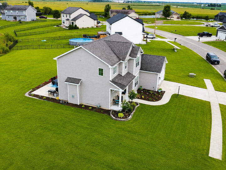 Property Photo:  520 Prairie Meadows Drive  IL 61745 