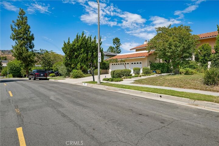 Property Photo:  11856 Porter Valley Drive  CA 91326 