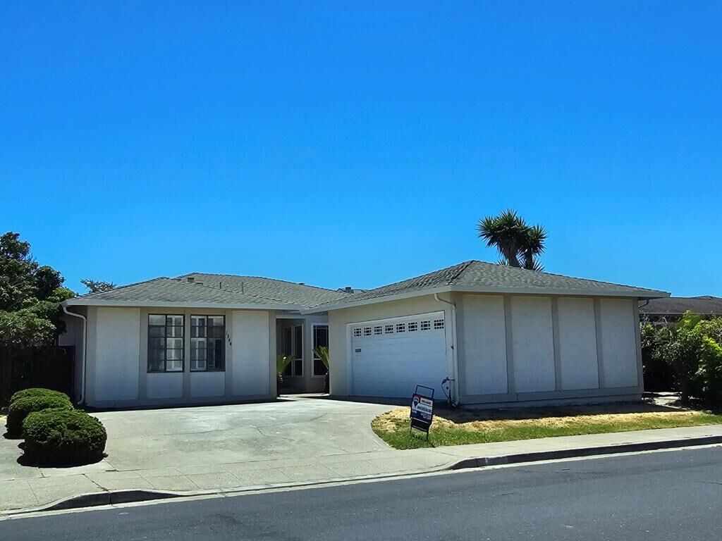 Property Photo: 1344 Tarpon Street CA 94404
