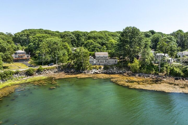 Property Photo:  749 Ocean Point Road  ME 04544 