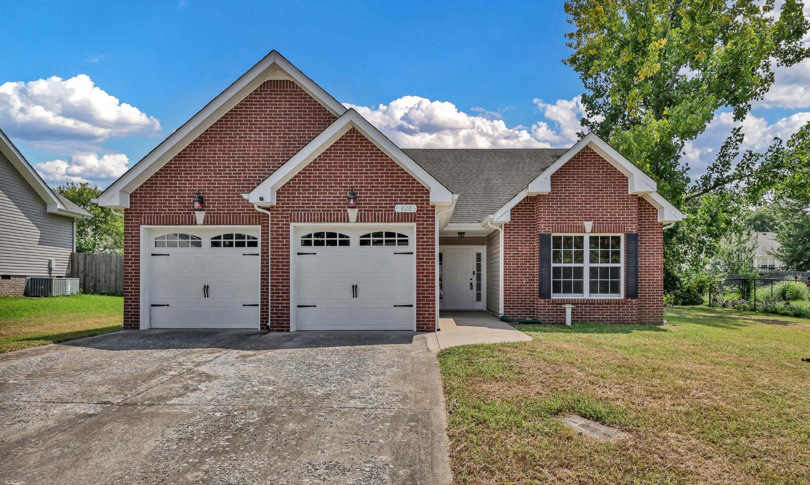 Property Photo: 420 Chestnut Grove Way TN 37042
