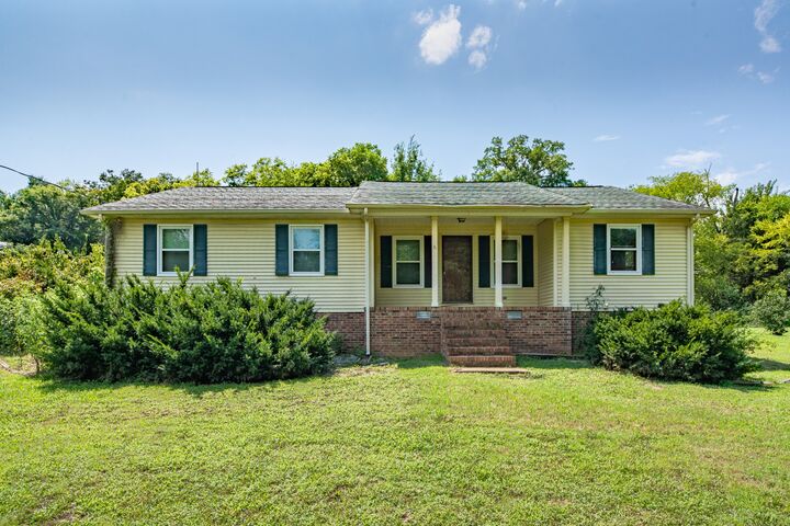 Property Photo:  1531 Springplace Rd W  TN 37091 