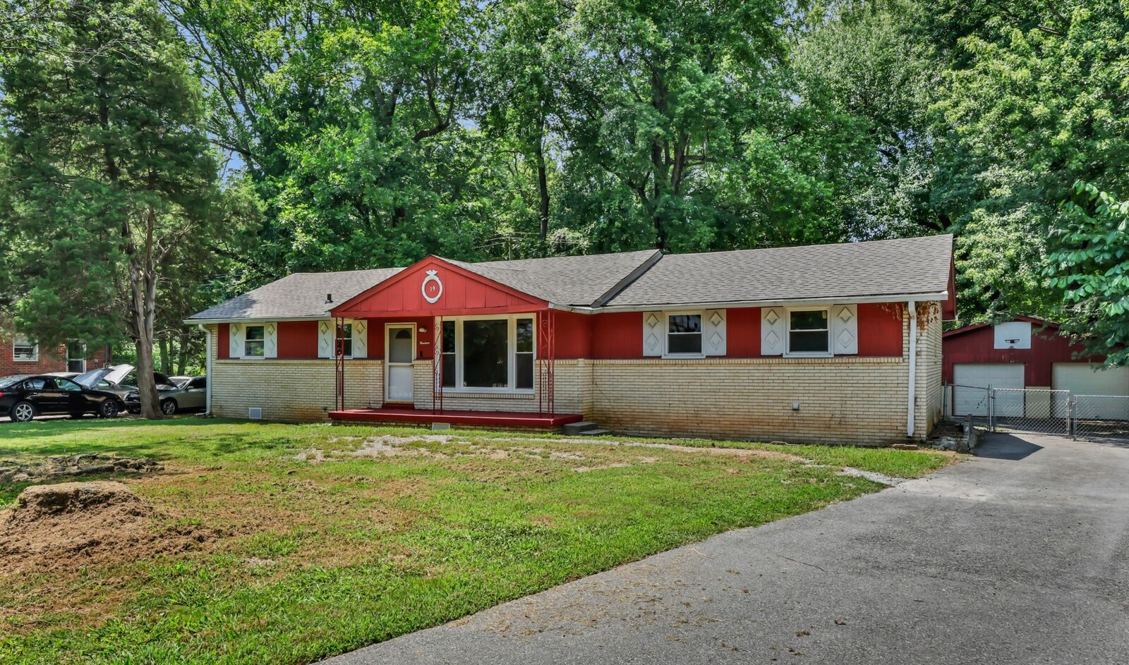 Property Photo: 19 Charlemagne Blvd TN 37042