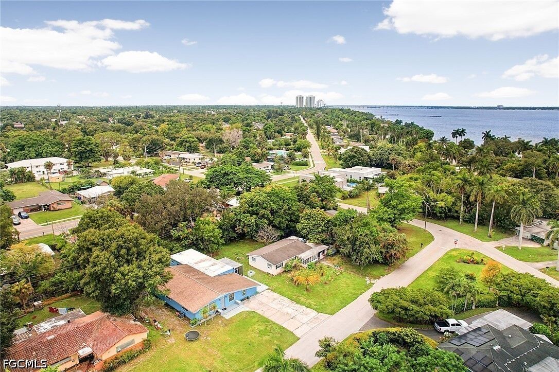 Property Photo:  4028 Manning Avenue  FL 33916 