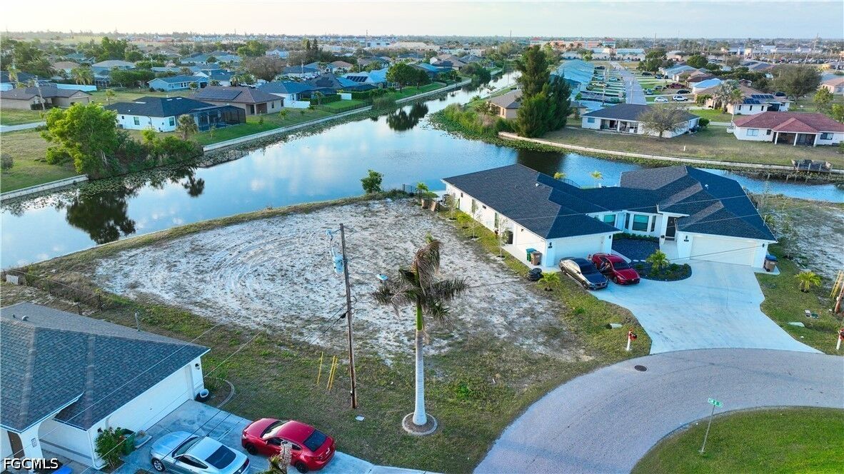 Property Photo: 817 SW 8th Street FL 33991