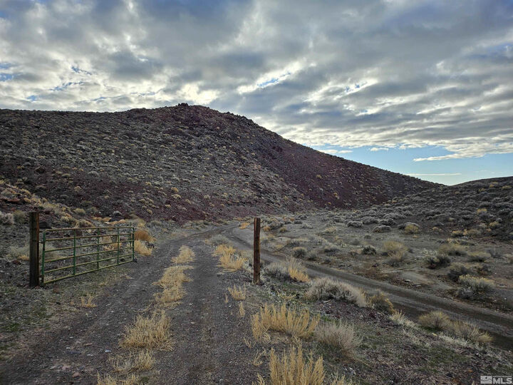 Property Photo: 15500 Rocky Road NV 89406