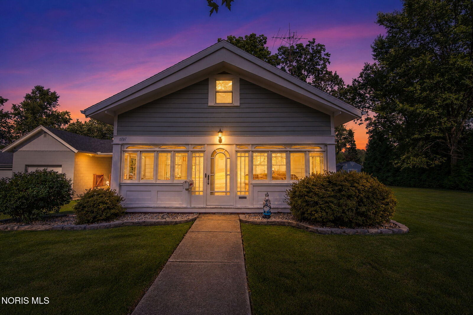 Property Photo: 1737 Hinsdale Drive OH 43614