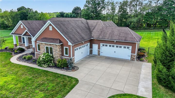 Property Photo:  4066 Knollbrook Drive  OH 44203 