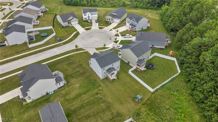 Property Photo:  704 Maple Hollow Court  OH 44035 