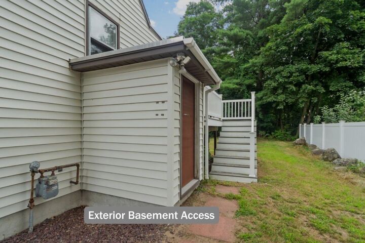 Property Photo:  36 E Dunstable Road  NH 03060 