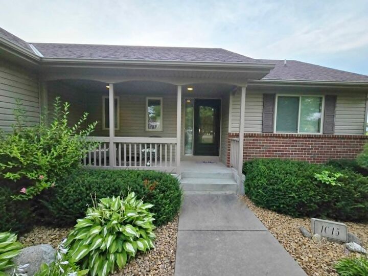 Property Photo:  1015 Bluestem Lane  MN 55354 