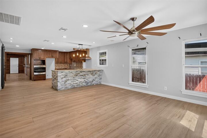 Property Photo: 335 Avenue I TX 75203