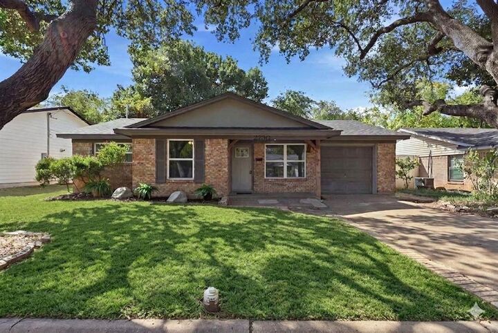 Property Photo: 2730 Ridgewood Street TX 75062