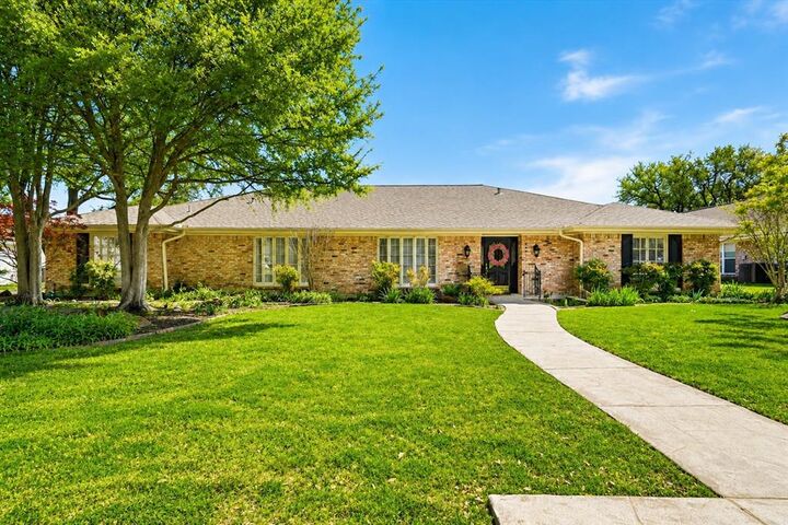Property Photo: 4201 Winding Way TX 76126