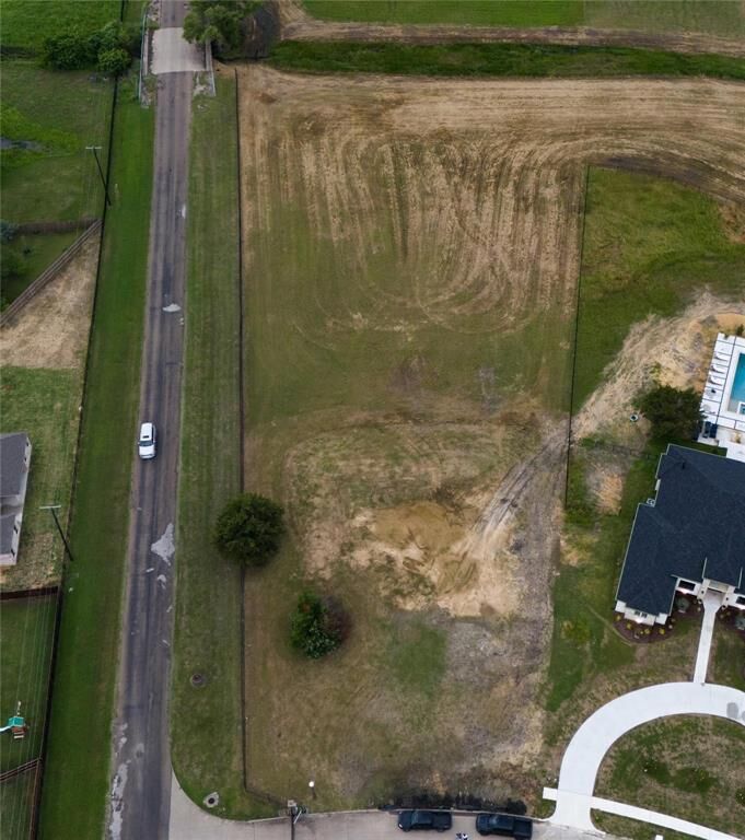 Property Photo:  1304 Estate Drive  TX 75119 