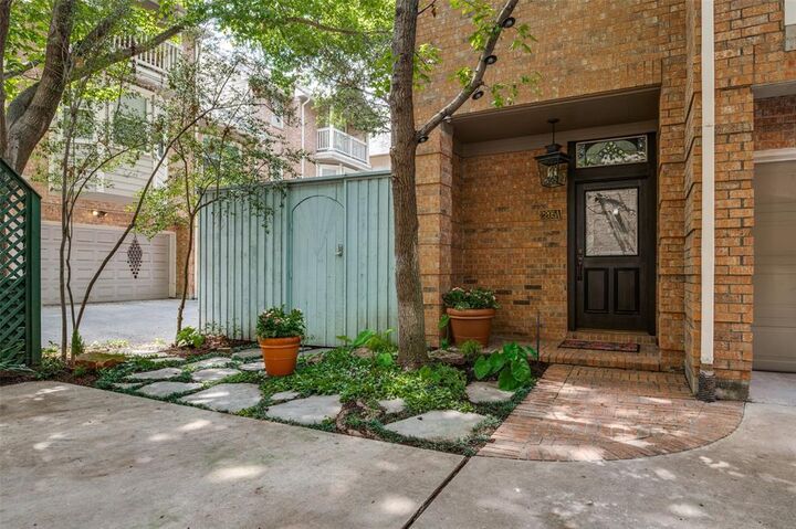 Property Photo:  2205 Boll Street A  TX 75204 