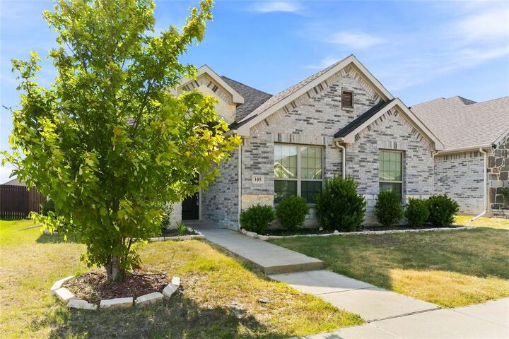 Property Photo: 105 Finlee Lane TX 75154