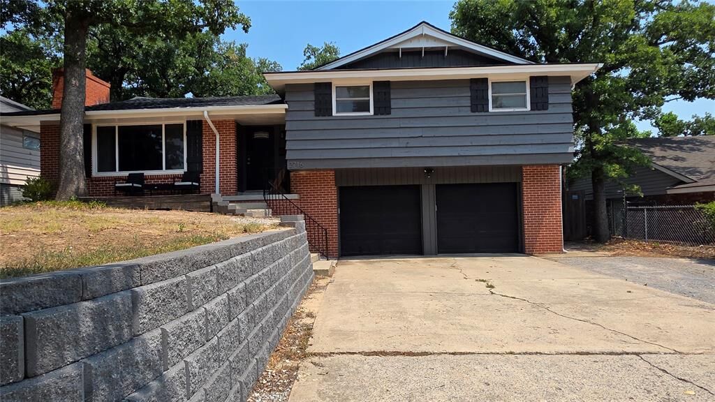 Property Photo:  2716 N Donald Avenue  OK 73127 