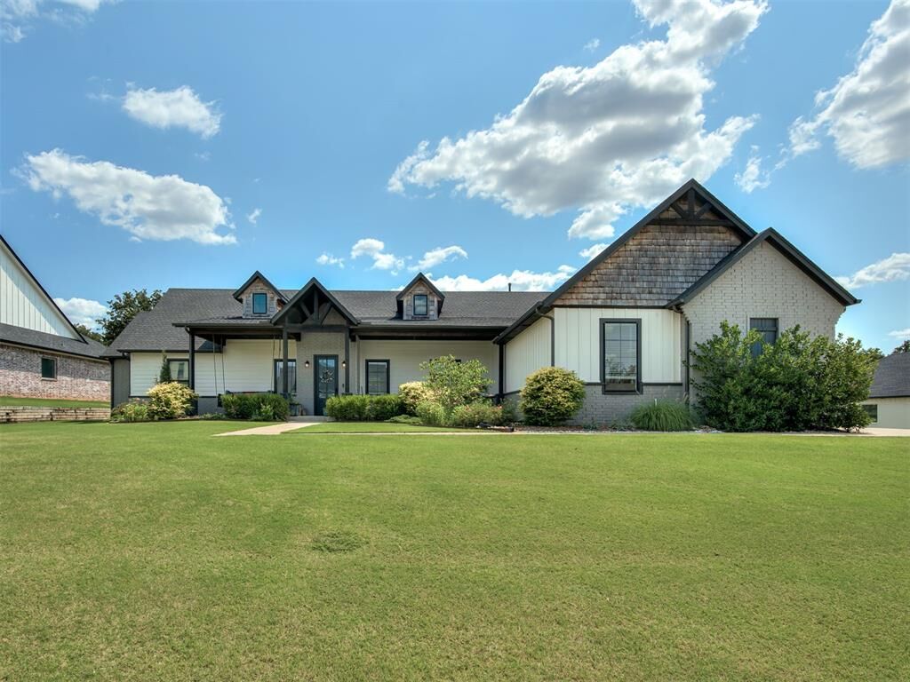 Property Photo:  1940 Treviso Court  OK 73034 
