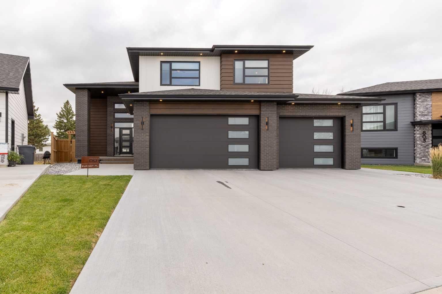 Property Photo: 801 Sunset Place AB T0K 1V0