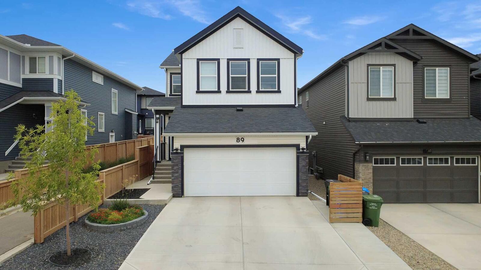 Property Photo: 89 Amblehurst Gardens NW AB T3P 1Z9
