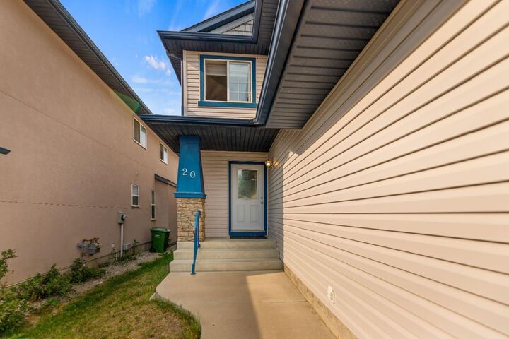 Property Photo: 20 Saddlecrest Terrace NE AB T3J 5L4