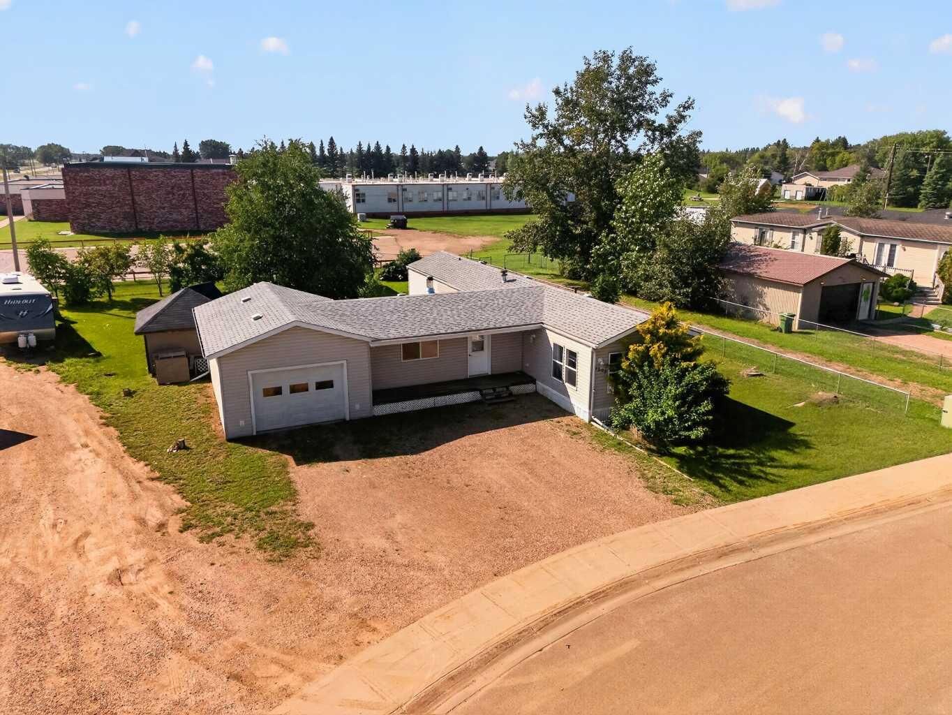 Property Photo:  9506 101 Street  AB T0H 2H0 