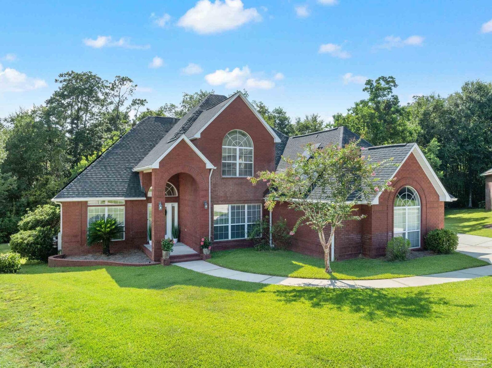 Property Photo:  905 Caterpillar Ln  FL 32533 