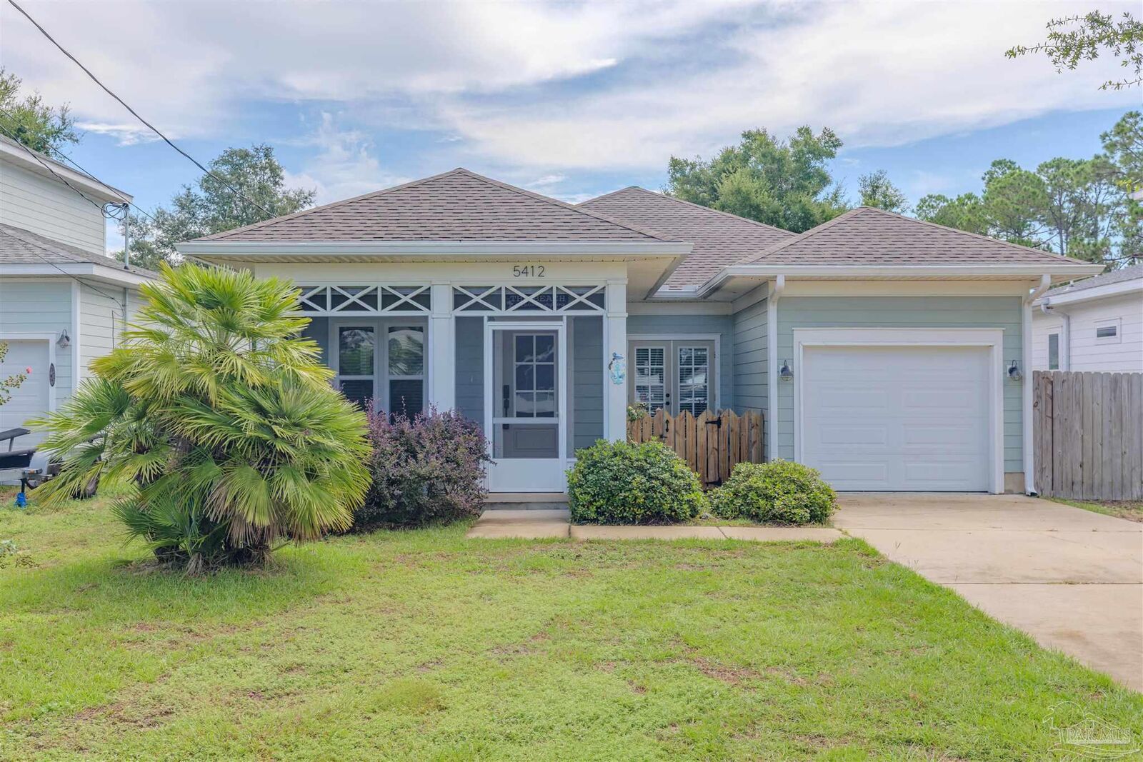 Property Photo: 5412 Viking Rd FL 32507