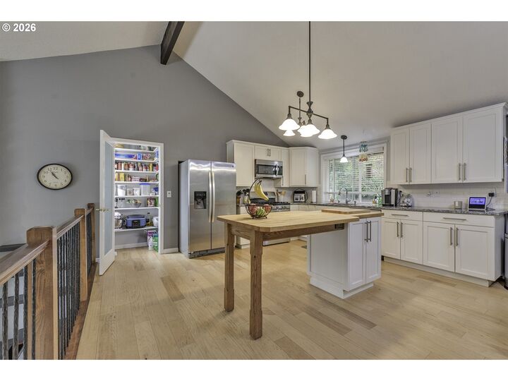Property Photo:  4800 NW Kahneeta Ct  OR 97229 