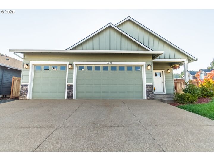 Property Photo:  4023 SE Emily Way  OR 97330 