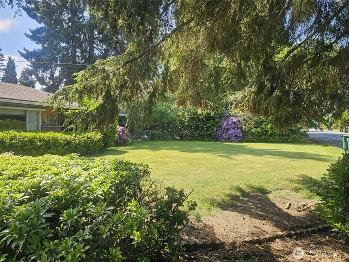 Property Photo:  6933  51st Avenue NE  WA 98270 