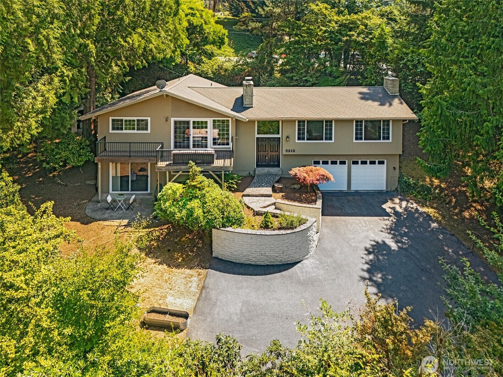 Property Photo: 5212 W Mercer Place WA 98040