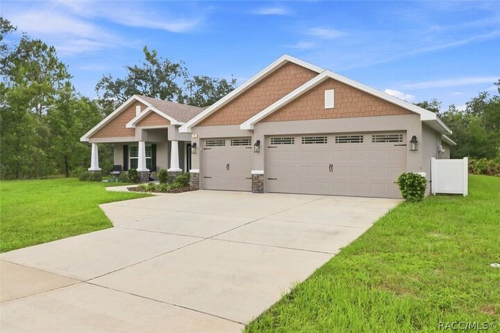 Property Photo:  14 Lupine Street  FL 34446 