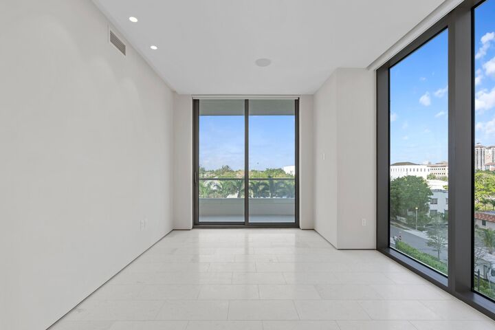 Property Photo: 200 Arkona Court 401 FL 33401