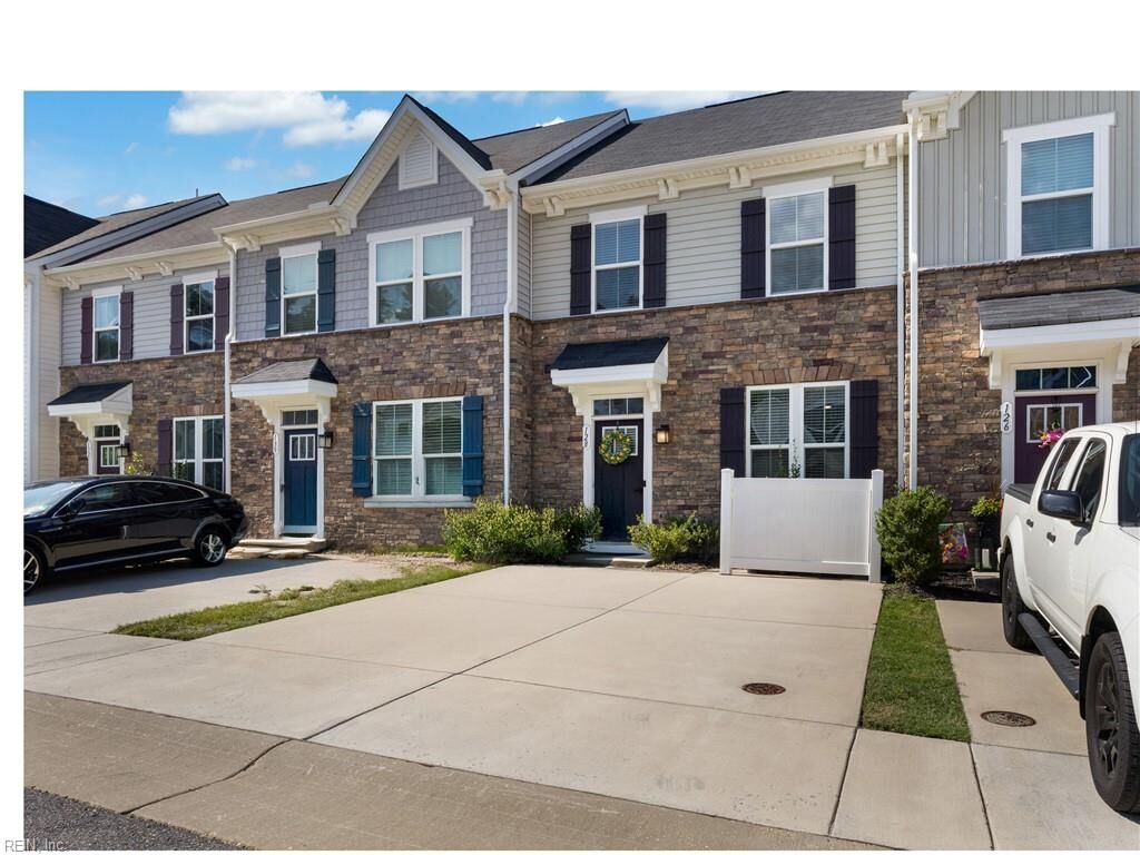 Property Photo:  128 Capeside Ct 14B  VA 23188 