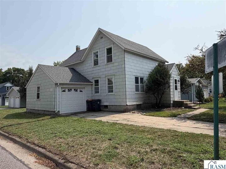 Property Photo:  201 Main St So  MN 55396 